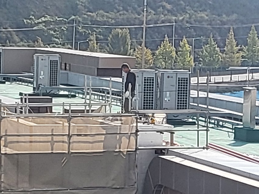 2.여고 승강기 설치 공사로 인해 소음피해가 너무 심합니다,